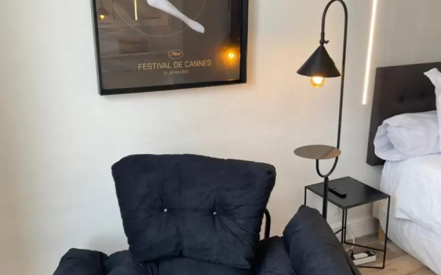 Superbe 3 pièces refait à neuf classé 4 étoiles avec ascenseur et balcon à pied de la plage et du palais des festivals - Apartment in Cannes - Photo 2