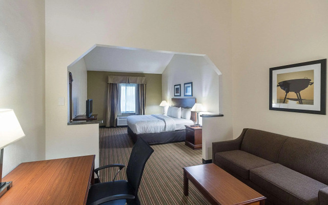 Quality Inn & Suites West Chase