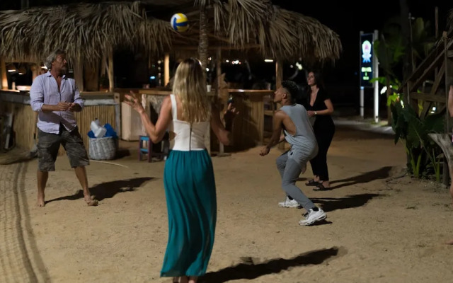 Afreeka Beach Hostel & Music Bar