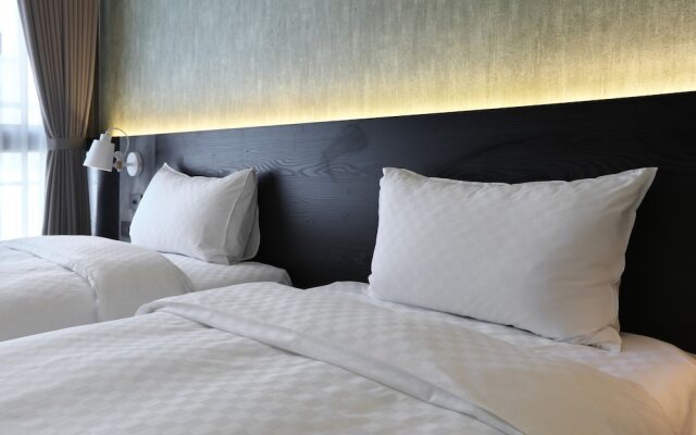 KUN Tour Hotel Feng Chai