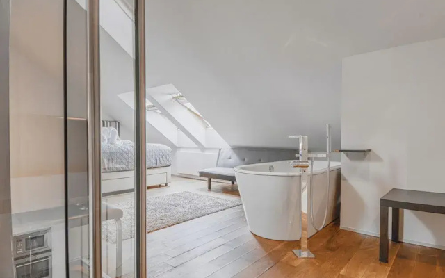 Luxury Apartment in Centre