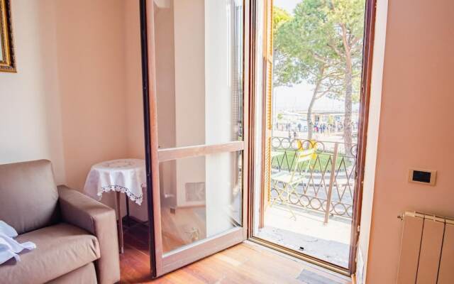 Romantic Coast View - Italian Homing