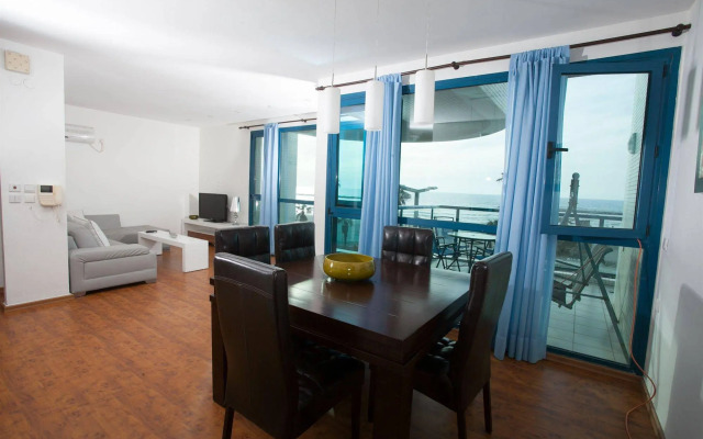 The Sea Apartments Tel Aviv by different locations