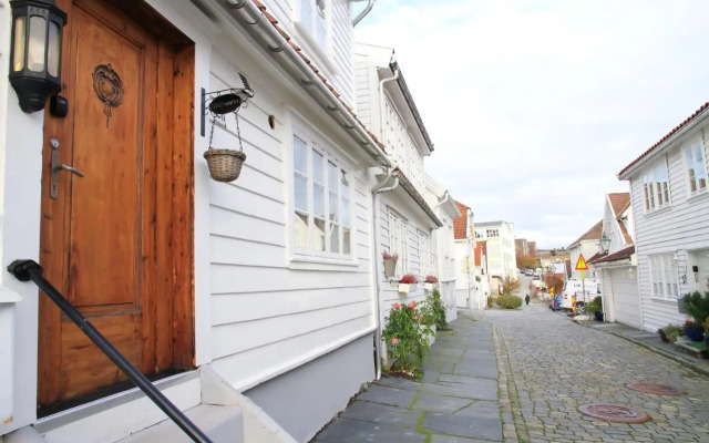 Saga Caves Straen
