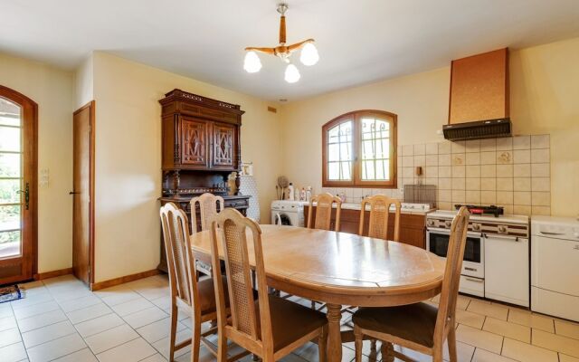 Beautiful Villa with Private Garden in Pineuilh Aquitaine