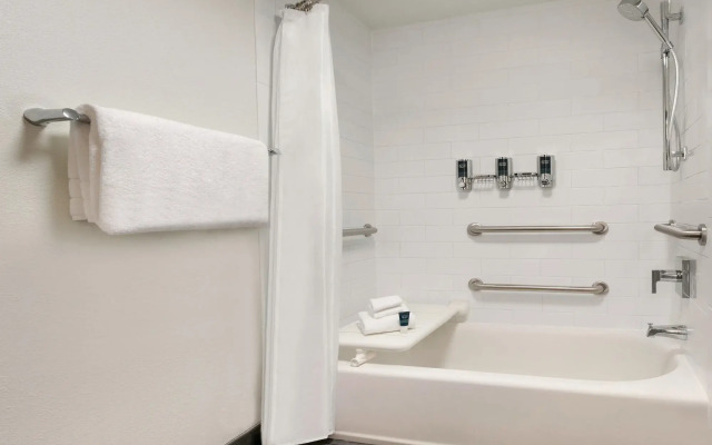 Four Points by Sheraton Raleigh Arena