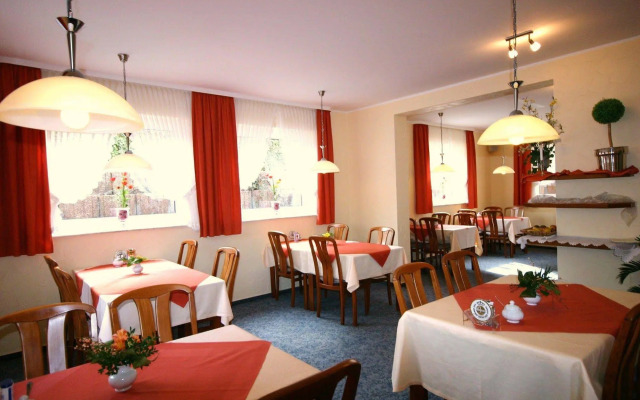 Arador-City Hotel