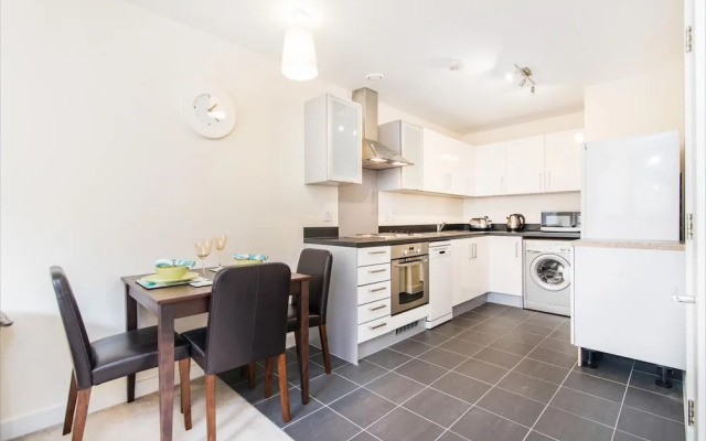 1-bed - Sleeps 2 - Near Victoria Coach Stn