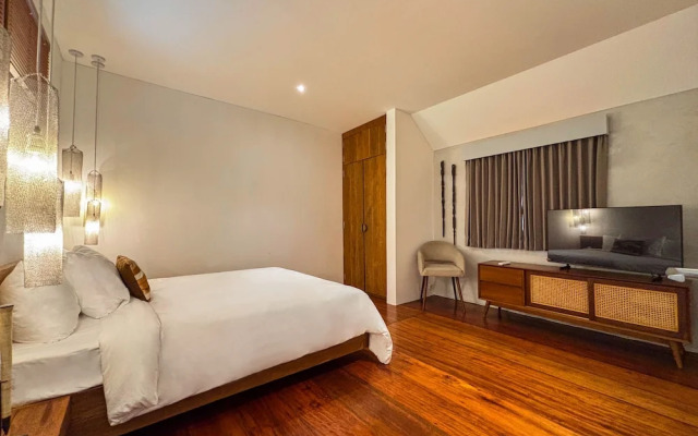 Tropical Townhouse 3 Bedrooms Seminyak