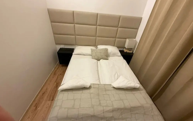 Comfy 2BR Apt Westbahnhof Area