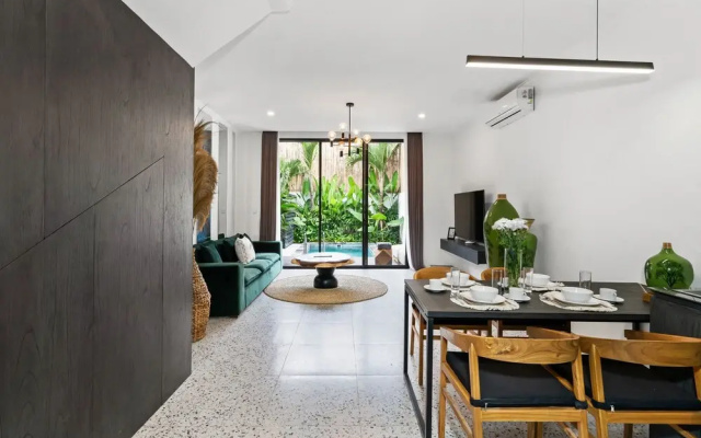 Sunny Nelayan Villa by Betterplace