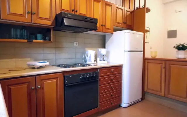 Glyfada Spacious Apartment Garden