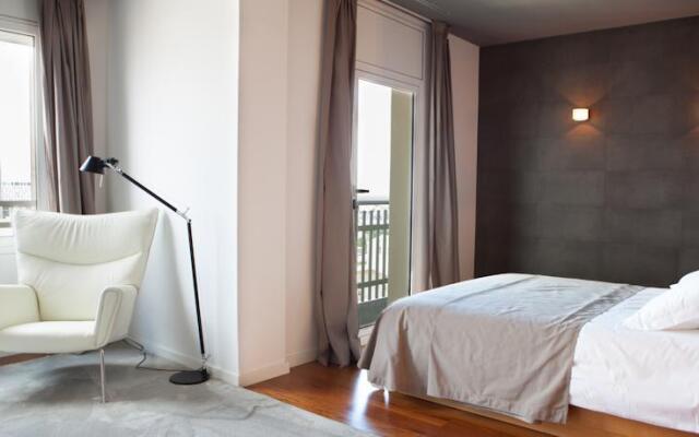 Chicroombarcelona Monumental Views