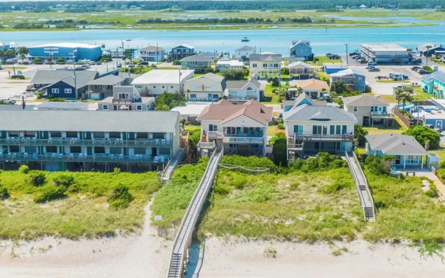 Sunshiny Daze by Topsail Realty