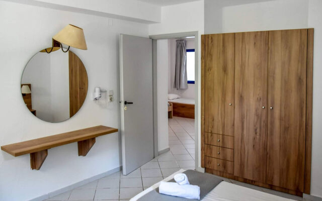 Yria Beach Hotel