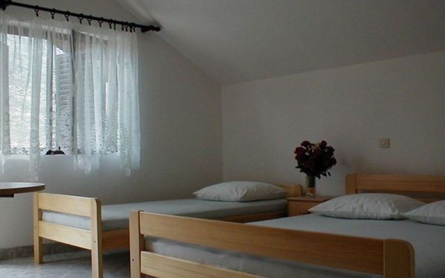 Apartment Vido - 150 m from beach: A2 Trpanj, Peljesac peninsula