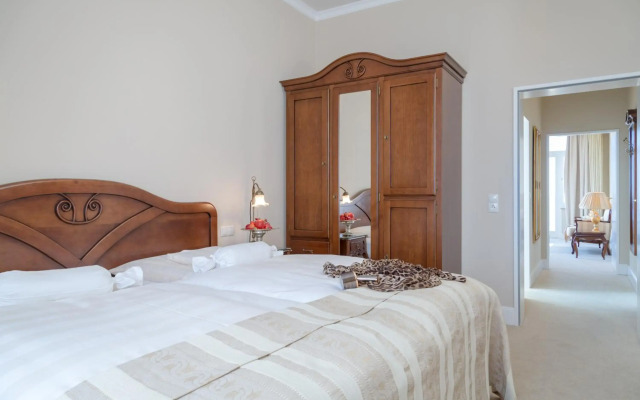 Miramar Hotel