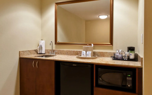 Hampton Inn & Suites Winston-Salem/University Area, NC
