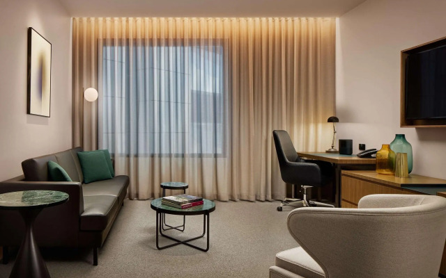 Next Hotel Melbourne, Curio Collection by Hilton