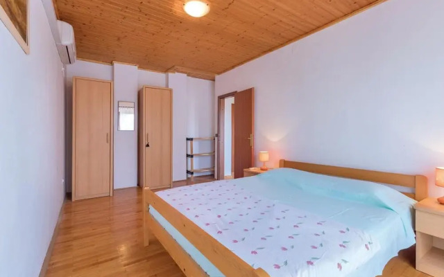 Stunning Home in Fazana With Wifi and 3 Bedrooms