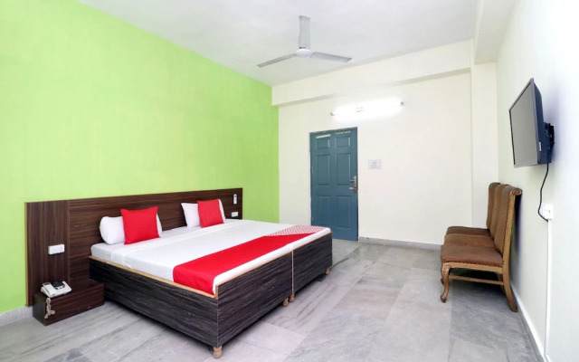 OYO 18570 Hotel Jazz
