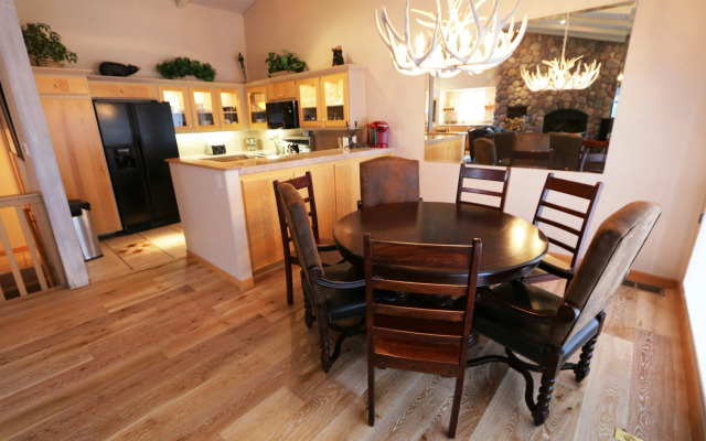 Mammoth West #137 Condo