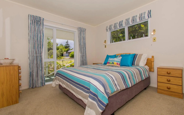 Peaceful Pauanui - Pauanui Holiday Home – Guest Rooms – Pauanui