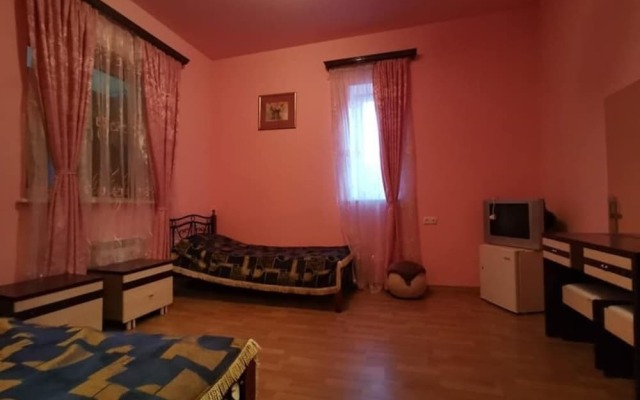 Guest house in Arzakan,Axveran