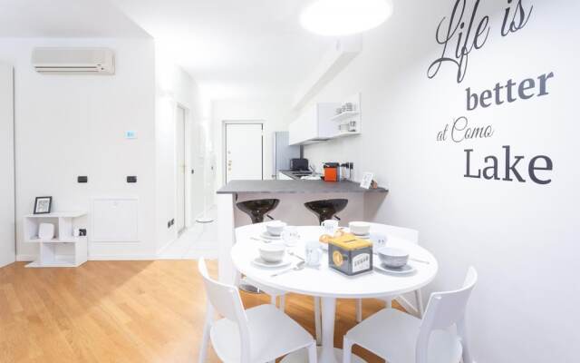 White Flat in Como City Center