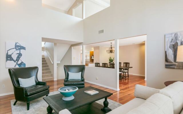 2462 Pierpont Blvd Home