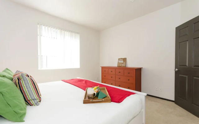 Studio City Universal Apartments