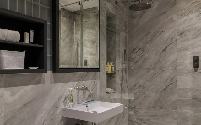 Beautiful Westminster Suites by Sonder