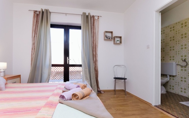 Apartments Luka