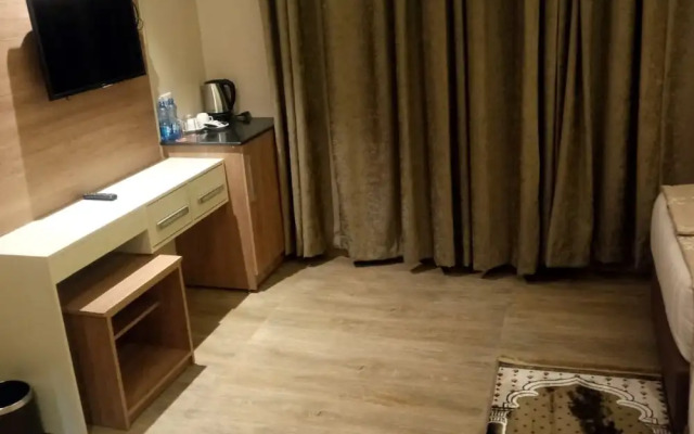 Hylise Hotel