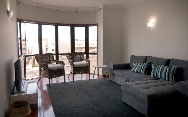 Cozy Beach Front with Rooftop