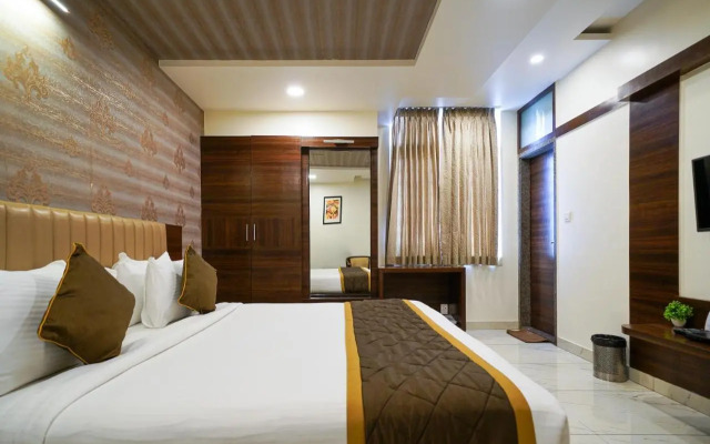 OYO Premium K R Puram