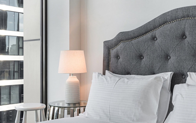 Incredible City Views in Convenient CBD Apartment – Guest Rooms – Melbourne