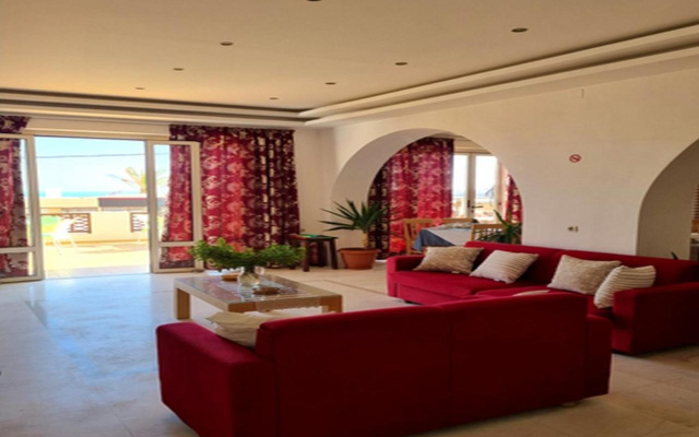 Smaragdine Beach Hotel