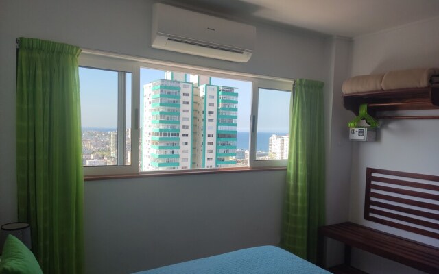 Havana and Sea (Entire Apartment)