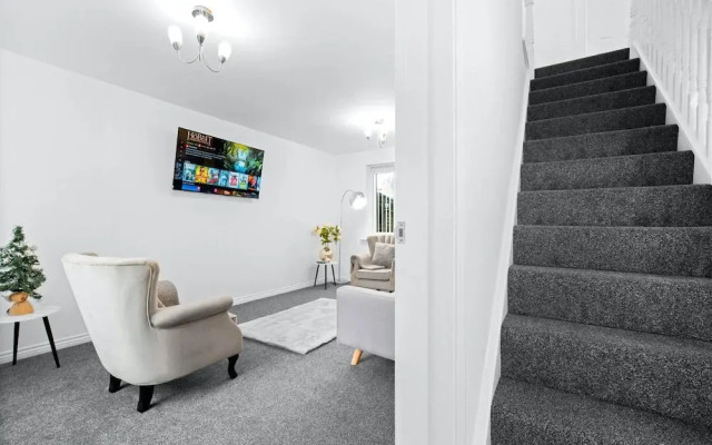 Tipton Escape Haven - 3 Bed House