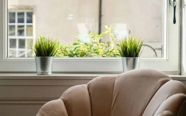 The Gallery Apartment