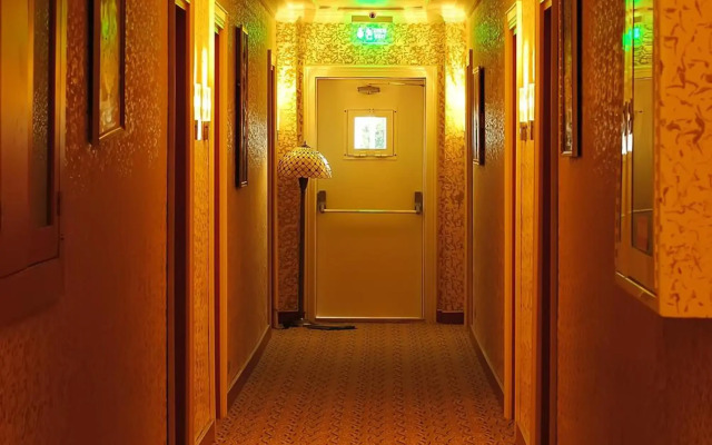 Malahit Exclusive City Hotel