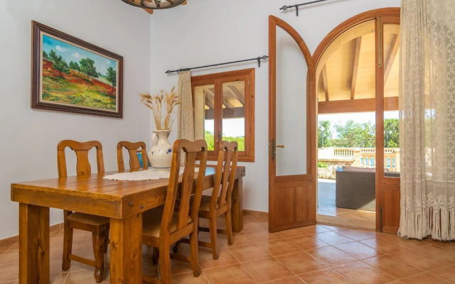 Sa Cumuna in Campos With 3 Bedrooms and 2 Bathrooms