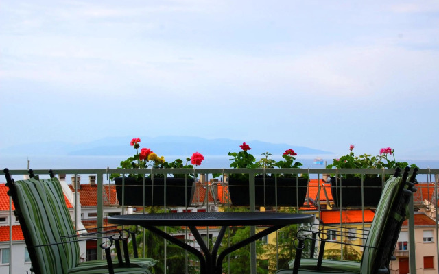 Apartment Rijeka with sea view