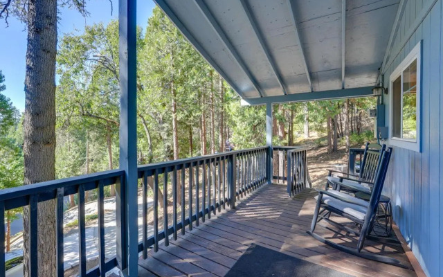 12 Mi to Apple Hill: Family-friendly Cabin Retreat