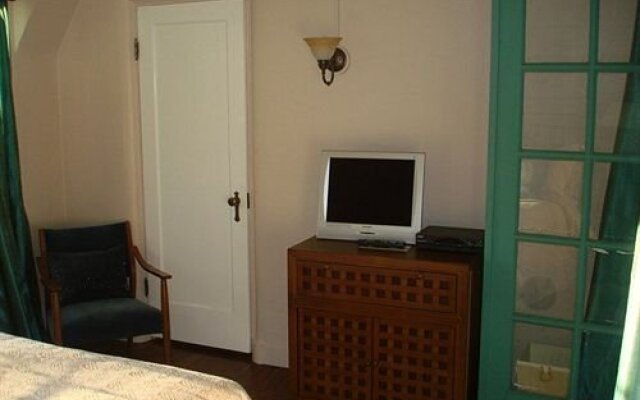 IvyWild Inn