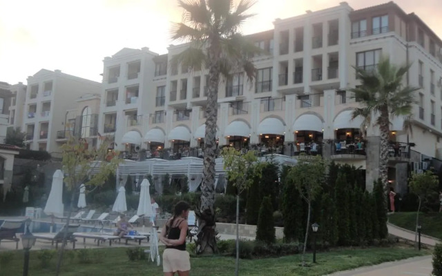 Apartment in Green Beach Resort Kavatsi