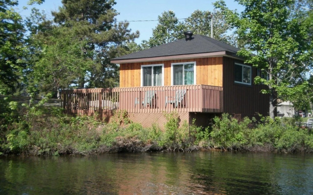 Waterfalls Lodge
