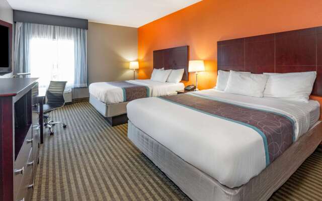 La Quinta Inn & Suites by Wyndham Houston Bush Intl Airpt E