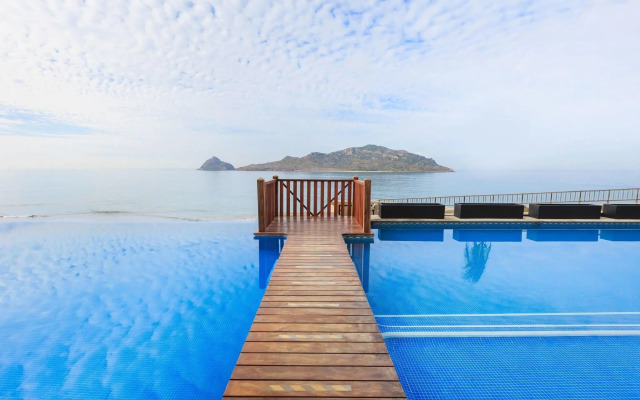 Courtyard By Marriott Mazatlan Beach Resort